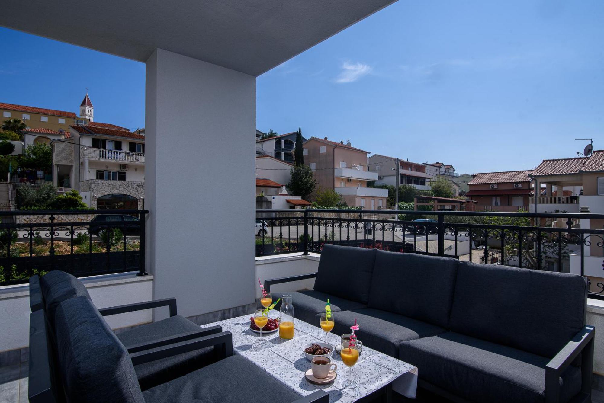 Villa Barbara & Zoran With Free Parking And Heated Swimming Pool Seget Vranjica Kültér fotó