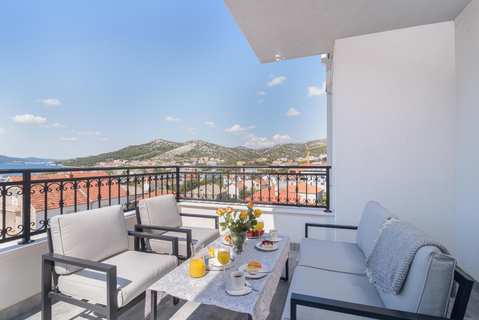 Villa Barbara & Zoran With Free Parking And Heated Swimming Pool Seget Vranjica Kültér fotó